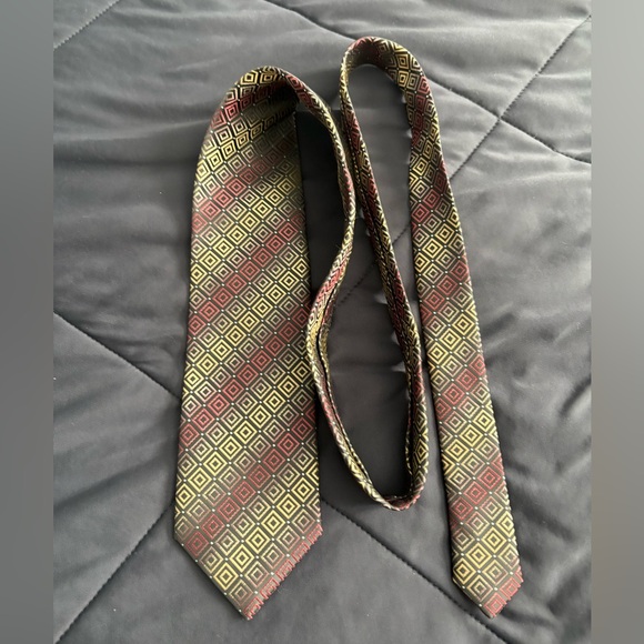 Geometric Patterned Tie - Picture 2 of 2